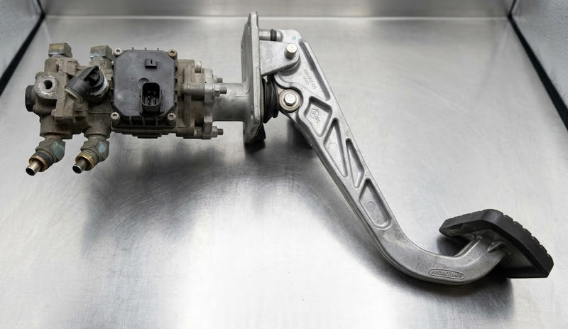 Brake Pedal Assembly A12-28394-000 Fits Freightliner New Cascadia