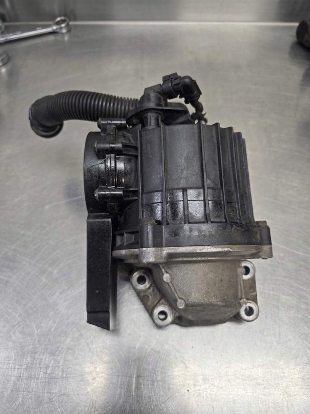 Oil Separator DDE A4720106662- For Detroit Diesel DD13 DD15 DD16